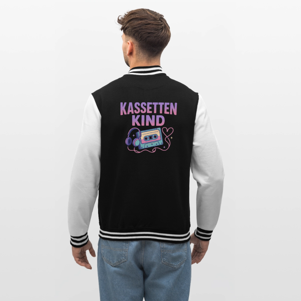Kassettenkind-Nostalgie-Edition, weiche Collegejacke in Premium-Qualität - black/white