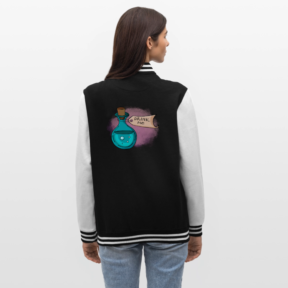 "Drink me" inspiriert von Alice im Wunderland, weiche Collegejacke in Premium-Qualität - black/white