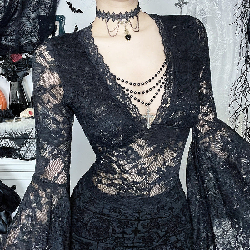 Gothic Spitzenoberteil mit V-Ausschnitt und Kettendetail