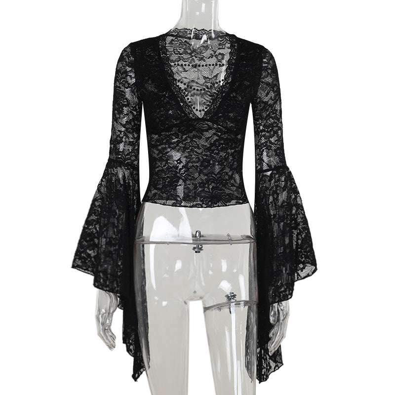 Gothic Spitzenoberteil mit V-Ausschnitt und Kettendetail